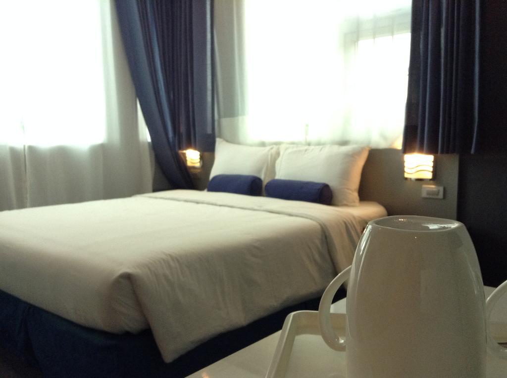 Leez Inn Manilla Buitenkant foto